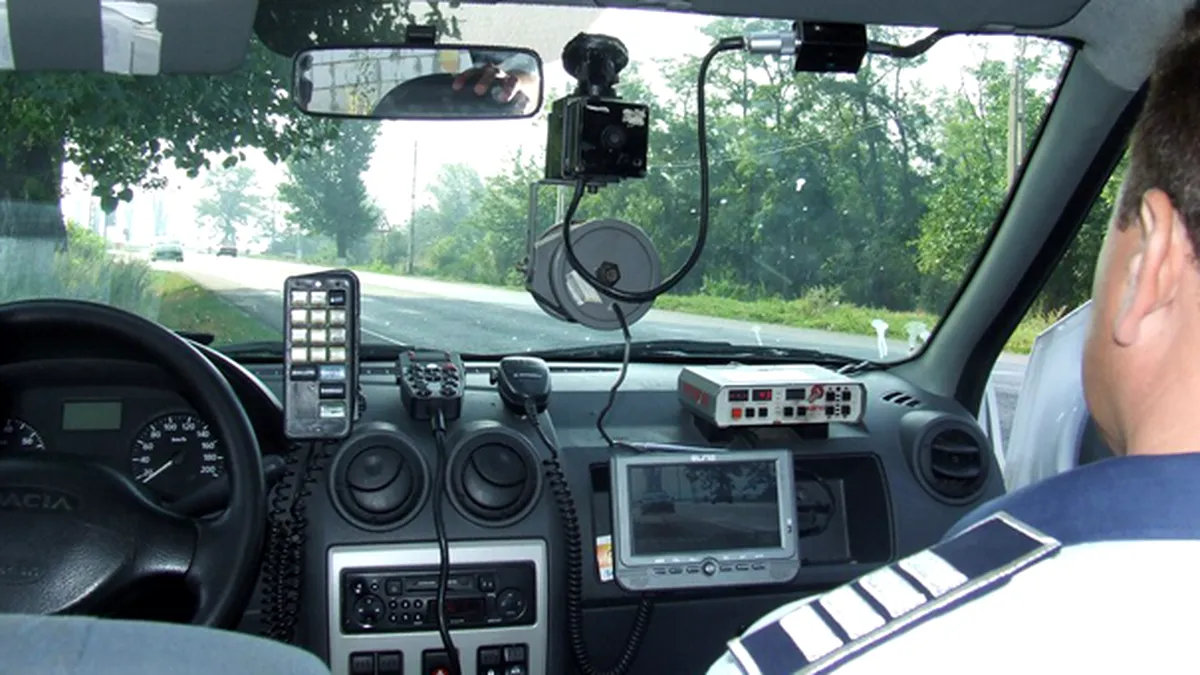 Record de viteză | Un tânăr care conducea un Mercedes a dat peste cap aparatele radar