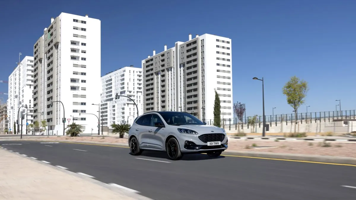 Ford Kuga primește o nouă echipare: dotările standard sunt extinse și apar noi elemente de design