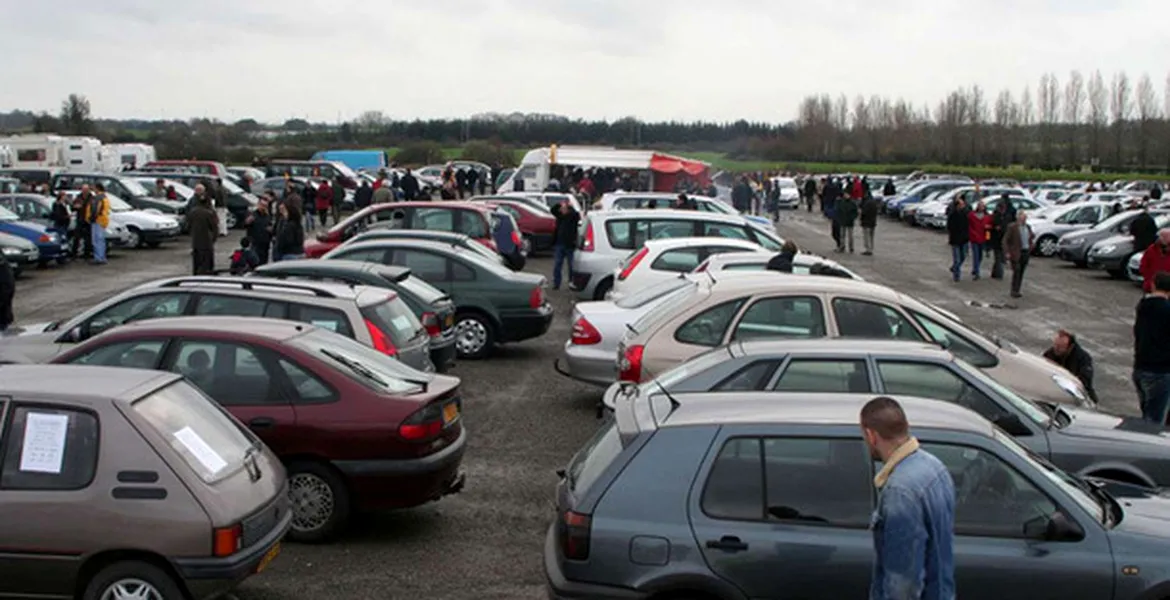Maşinile second-hand sunt cumpărate cu ochii închişi. Mai mult de jumătate au fost implicate în accidente, dar puţini verifică acest lucru
