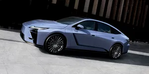 Noul Lexus ES deschide o nouă eră pentru japonezi – Disponibil ca hibrid sau în variante pur electrice