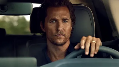 Cum o fac americanii? Matthew McConaughey şi Lincoln Navigator ne arată ce înseamnă #premium peste ocean - VIDEO