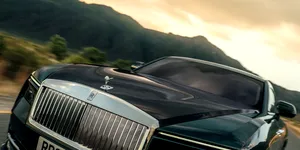 Doi români au intrat cu un Rolls-Royce în Italia, ceea ce a atras atenția polițiștilor. După câțiva kilometri, au rămas fără o avere