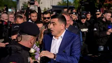 Politicianul care a ÎNCĂLCAT legea în secțiile de votare, deși George Simion și Călin Georgescu au fost dați afară de poliție! Cine a acordat declarații direct din secția de votare