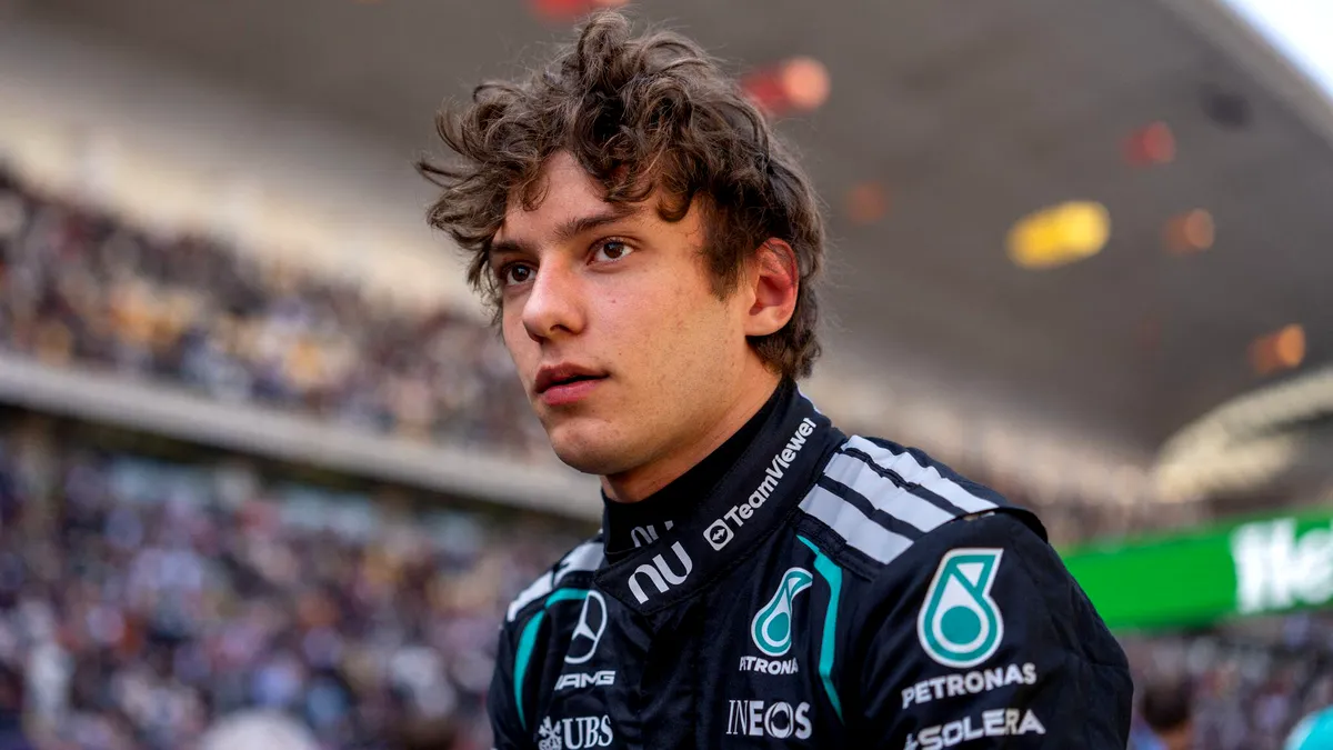 | Kimi Antonelli devine cel mai tânăr pole sitter din istoria Formula 1. George Russell, probleme cu monopostul Mercedes