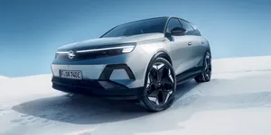 Noul Opel Grandland primește o variantă electrică de 325 CP