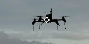 Video / Ucraina lansează Linza 3.0: drona cu AI care poate transporta 4 kg pe 15 km