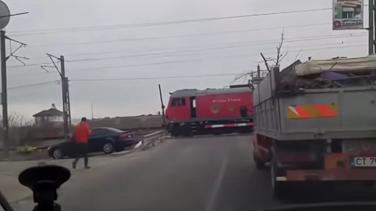 Mecanicul locomotivei a oprit trenul 2 