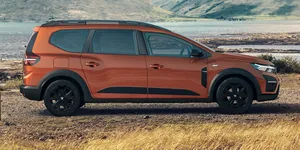 Fotografii spion cu noul model de la Dacia. Ce actualizări pregătește producătorul de la Mioveni?
