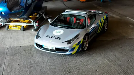 Un Ferrari 458 Italia face acum parte din dotarea poliției din Cehia