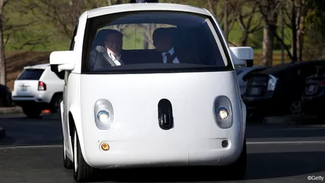 Google trece un obstacol semnificativ în planul său privind maşinile autonome