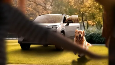 Toyota publică noi imagini teaser cu viitoarea generație RAV4