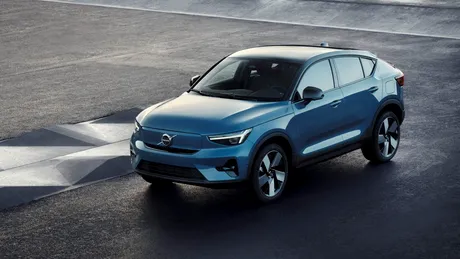 Volvo C40 este noul SUV-coupé electric lansat de suedezi