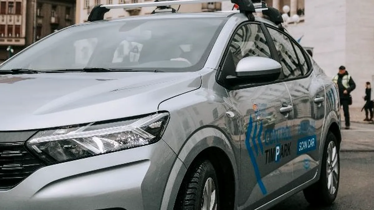 O Dacia Logan a fost dotată cu o cameră video ALPR ce verifică mașinile parcate
