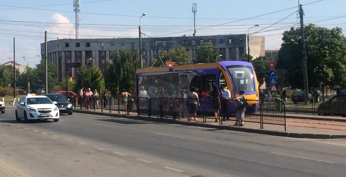 Unii fac târguri peste târguri, alţii se mişcă cu viteza luminii