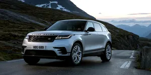 Land Rover testează noua generație de Velar. Va avea propulsie electrică și va fi lansat anul acesta