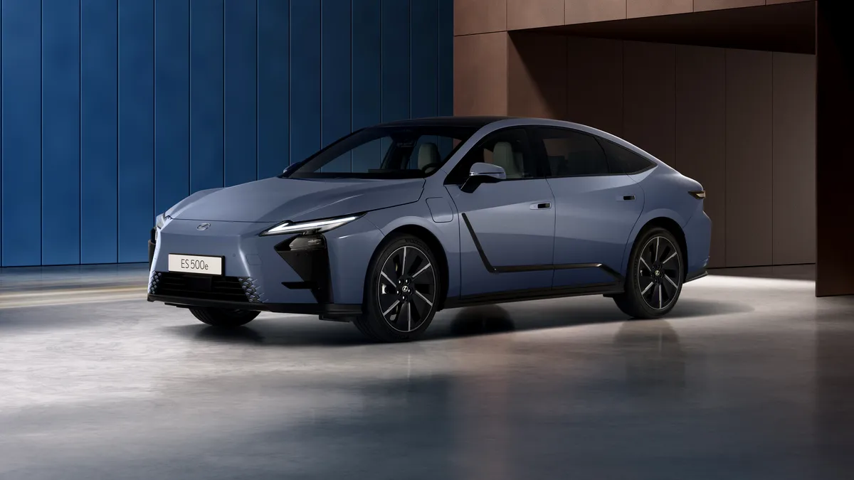 Noul Lexus ES ajunge și în Europa. Va concura cu BMW Seria 5 și Mercedes-Benz Clasa E