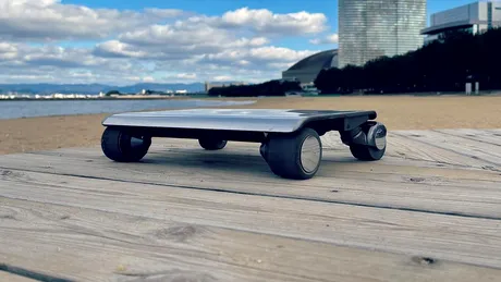 Uită de trotinete electrice și de hoverboard-uri. S-a inventat WalkCar, laptopul pe roți