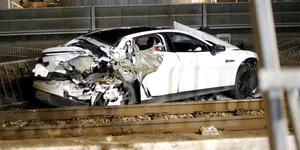 5 stele Euro NCAP confirmate de realitate: un XPENG P7 a protejat șoferul într-un impact cu trenul