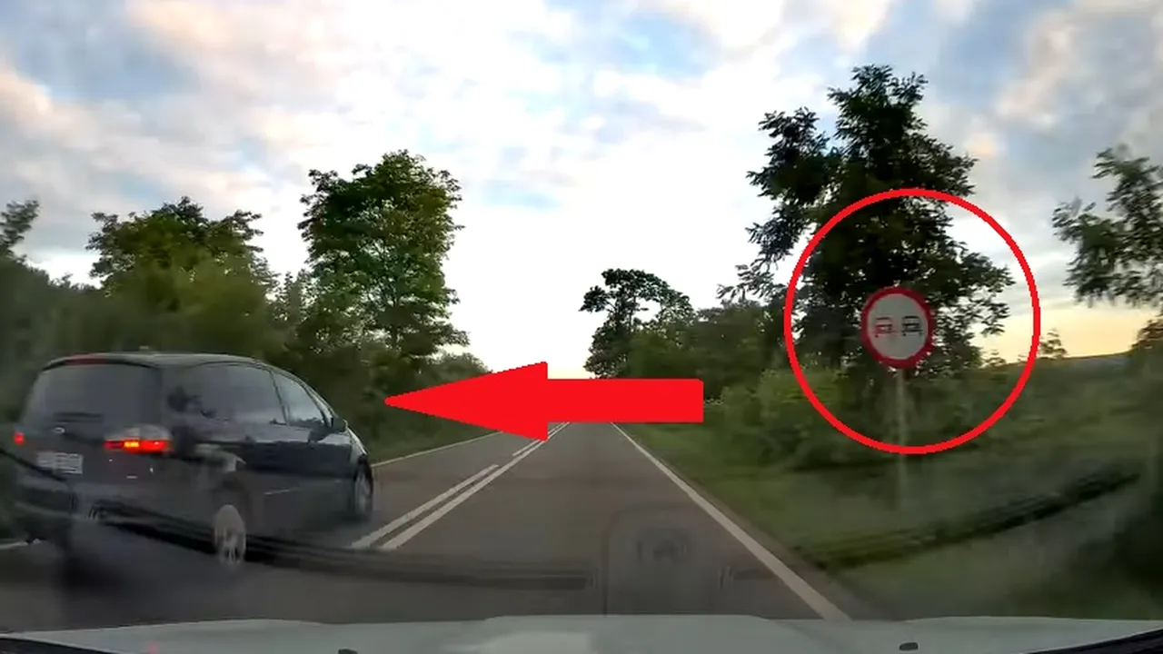 Șoferi kamikaze pe șoselele patriei  Două mașini fac o depășire la limită 1 