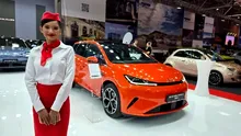 „Invazie” de mașini chinezești la Salonul Auto București, cu lansări în premieră. Peste 40% dintre autovehicule sunt asiatice la expoziția din acest an. Cu ce prețuri încearcă producătorii să îi ademenească pe români
