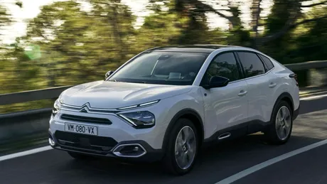 Citroen lansează noul model C4 X. Compacta franceză are și versiune electrică e-C4 X