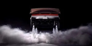 Video – Noua Tesla Roadster a fost prezentată după 9 ani de așteptare. Mașina electrică poate zbura și accelerează de la 0 la 96 km/h în 0,59 secunde