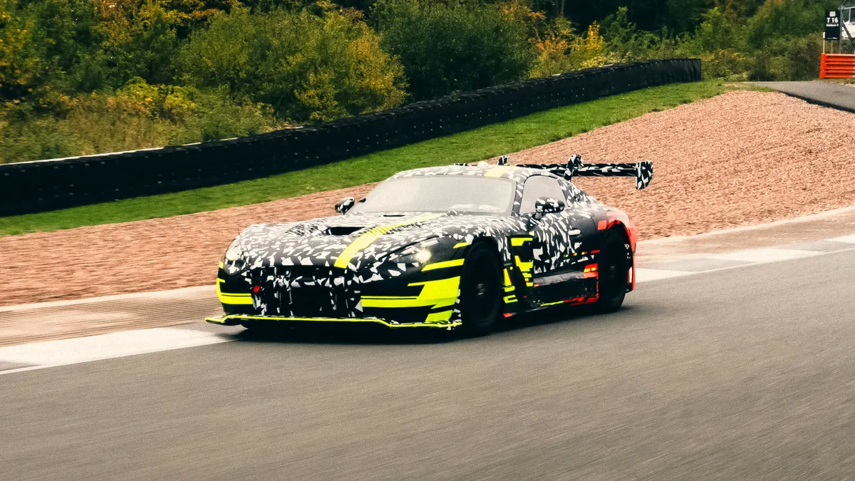 Mercedes-AMG GT Track Sport Concept: Primele imagini cu cel mai nou supercar de circuit