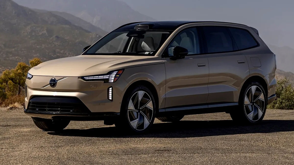 Volvo nu recuperează încă terenul pierdut: rămâne cu 8% sub nivelul din 2024, dar marchează o lună pozitivă