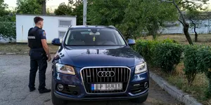 Autoturism de lux căutat în Norvegia pentru confiscare, descoperit în trafic, la Vaslui. Șoferul mai avea 3 rate de achitat