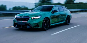 BMW testează M5 Touring în condiții de iarnă. Modelul va avea elemente de design inspirate din Neue Klasse