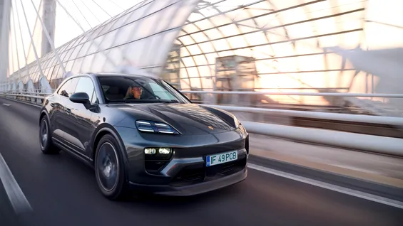 David Popovici este oficial primul Friend of the Brand pentru Porsche, din România