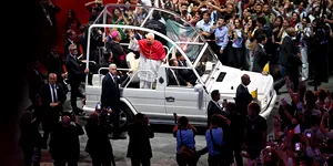 Vaticanul expune opt papamobile Mercedes-Benz. Colecția prezintă aproape 100 de ani de istorie auto