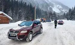 Anchetă după incidentul de la Cabana Capra: drumul de acces era oficial închis! Zeci de mașini sunt îngropate sub zăpadă