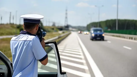 Surpriză pentru șoferi în noul Codul Rutier 2025: Poți depăși limita de viteză fără să fii amendat