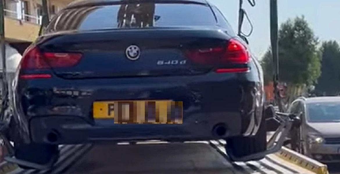 Un șofer de BMW a rămas fără mașină în Mamaia. Numărul de înmatriculare i-a adus o altă amendă – VIDEO