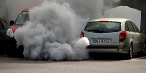 Reguli noi pentru mașinile SH: Se interzice revânzarea celor cu motoare sub Euro 3