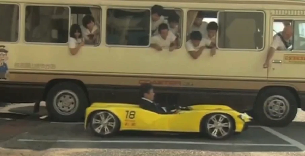 Un nou record Guinness Book: Cea mai joasă maşină din lume