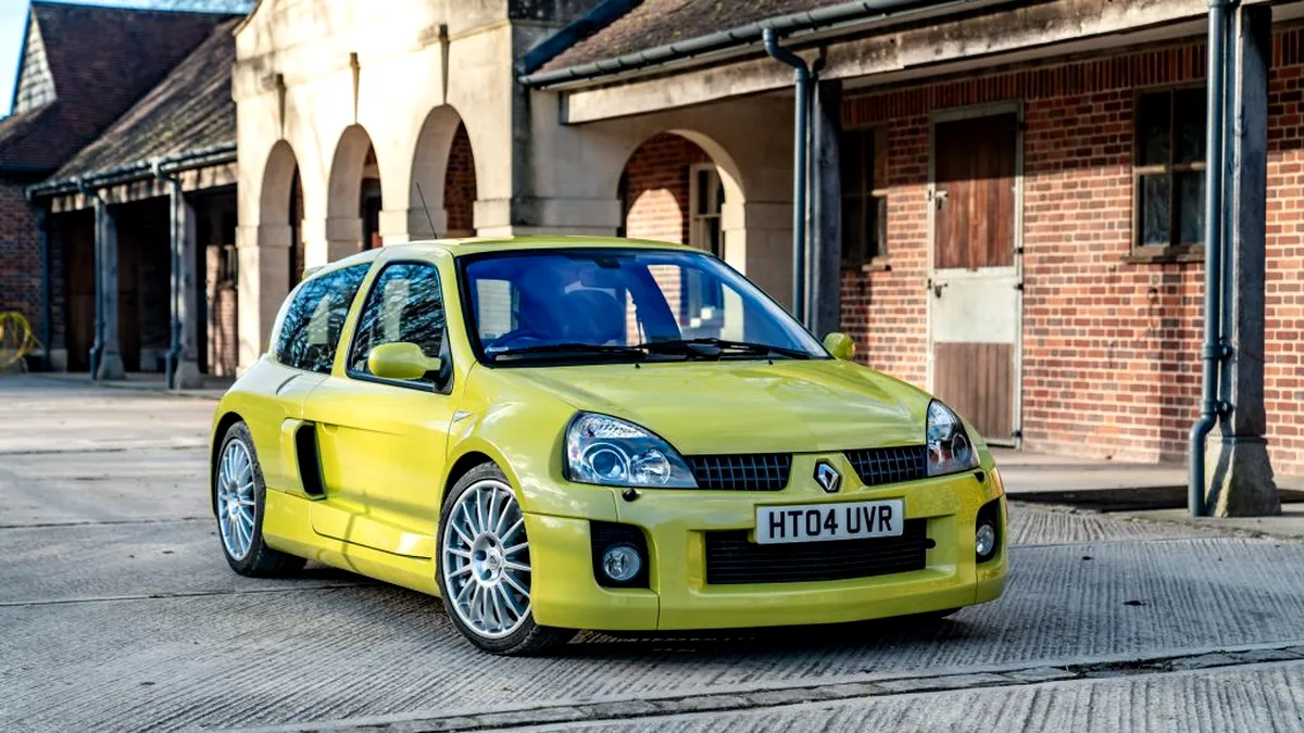 Așa arată cel mai scump Renault Clio din toate timpurile. S-a vândut la licitație cu peste 100.000 de euro