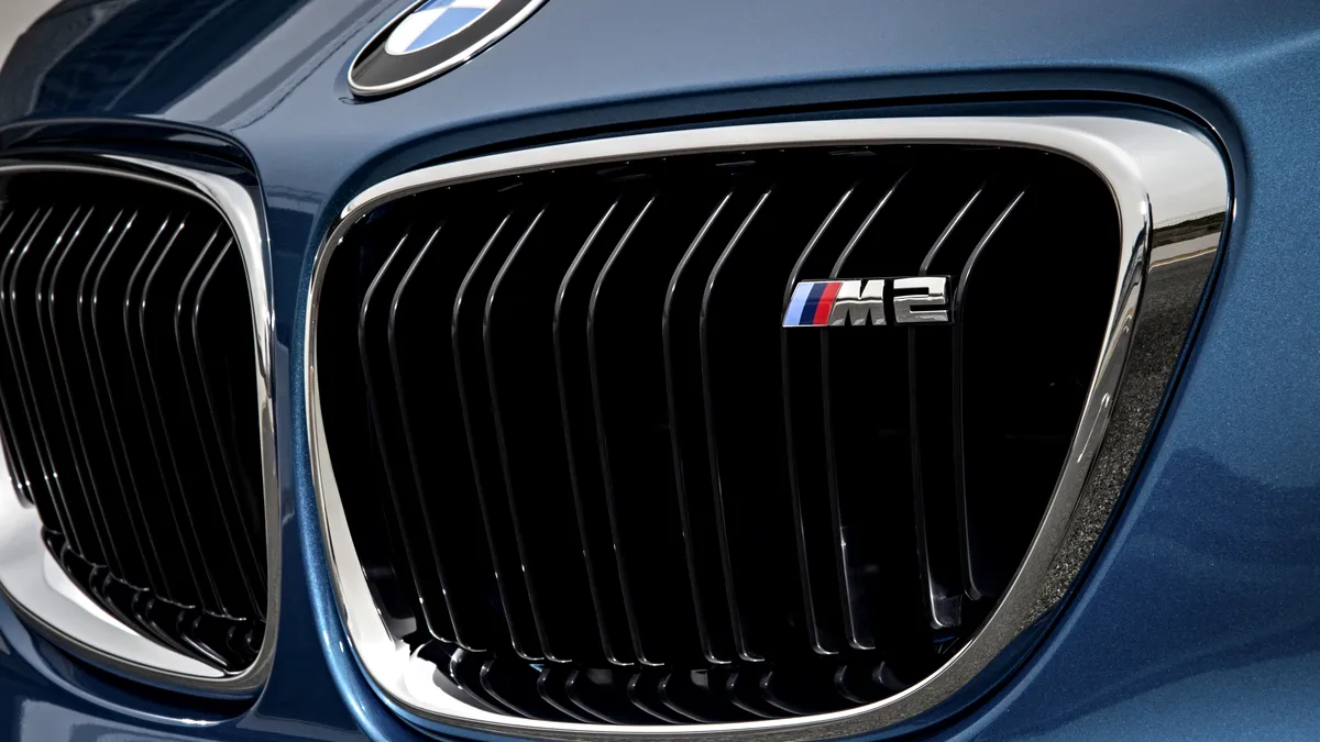 BMW M2 e dezvăluit şi are 370 de motive să-l placi - GALERIE FOTO