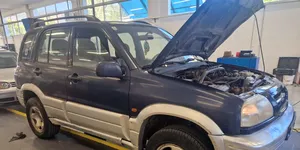 RAR a descoperit mașini cu improvizații periculoase. Un SUV avea frânele spate dezactivate, iar o autoutilitară folosea buturugi de lemn