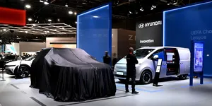 Cum arată standul Hyundai de la Salonul Auto de la Paris 2026? Sud-coreenii au prezentat două noi modele, alături de versiunea electrică a Staria Cargo