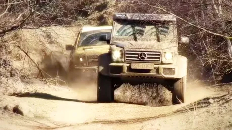 Mercedes-Benz G500 4x4² şi Ford Raptor, filmate în elementul lor