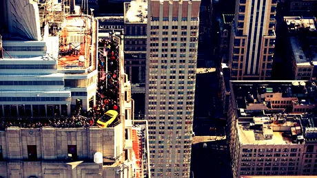 Ford a pus din nou un Mustang pe Empire State Building! 50 de ani de nebunie pură