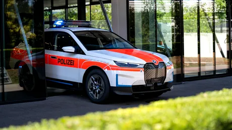 Un BMW iX ajunge în parcul auto al poliției elvețiene