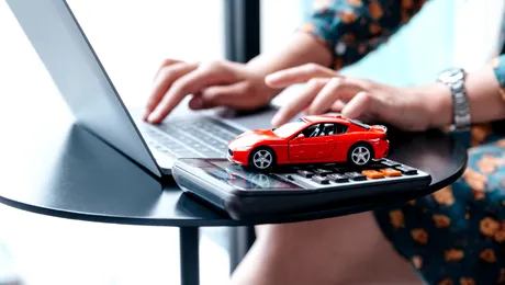 Cum poți obține RCA la jumătate de preț, în 2026? Compania care vinde online cea mai ieftină asigurare auto din România