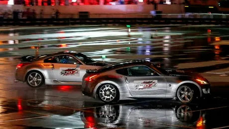 VIDEO: Nissan obţine recordul mondial pentru cel mai lung drift cu două maşini