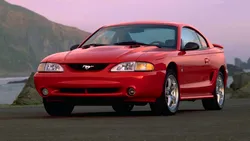 Iată cât costă acest Ford Mustang SVT Cobra cu doar 4.000 de km: are 29 de ani dar n-a apucat să îmbătrânească