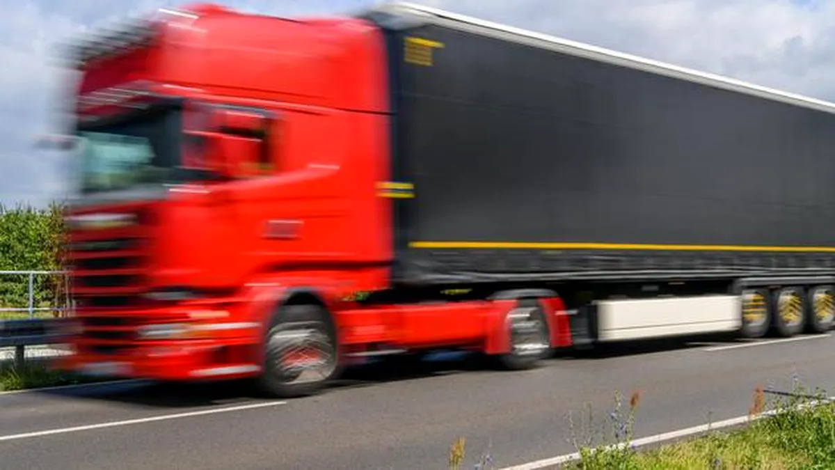 Un şofer de TIR român a murit din cauza COVID-19. În urmă cu o lună bărbatul întreba pe Facebook dacă nu cumva pandemia este o conspiraţie