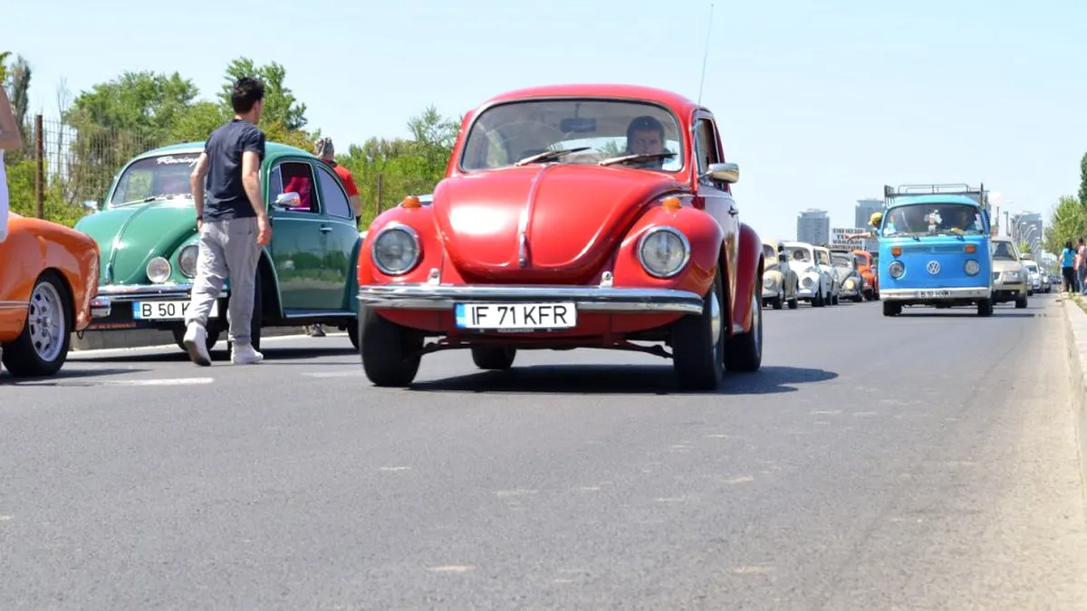 Cea mai populară maşină din lume distruge recordul de vânzări stabilit de VW Beetle acum 44 de ani