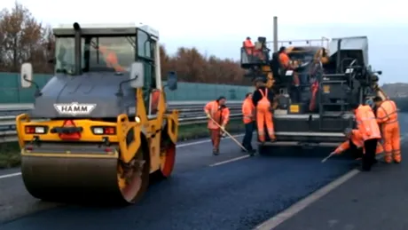 Autorităţile române pot răsufla uşurate. Asflatul care se repară singur, aproape de realitate [VIDEO]